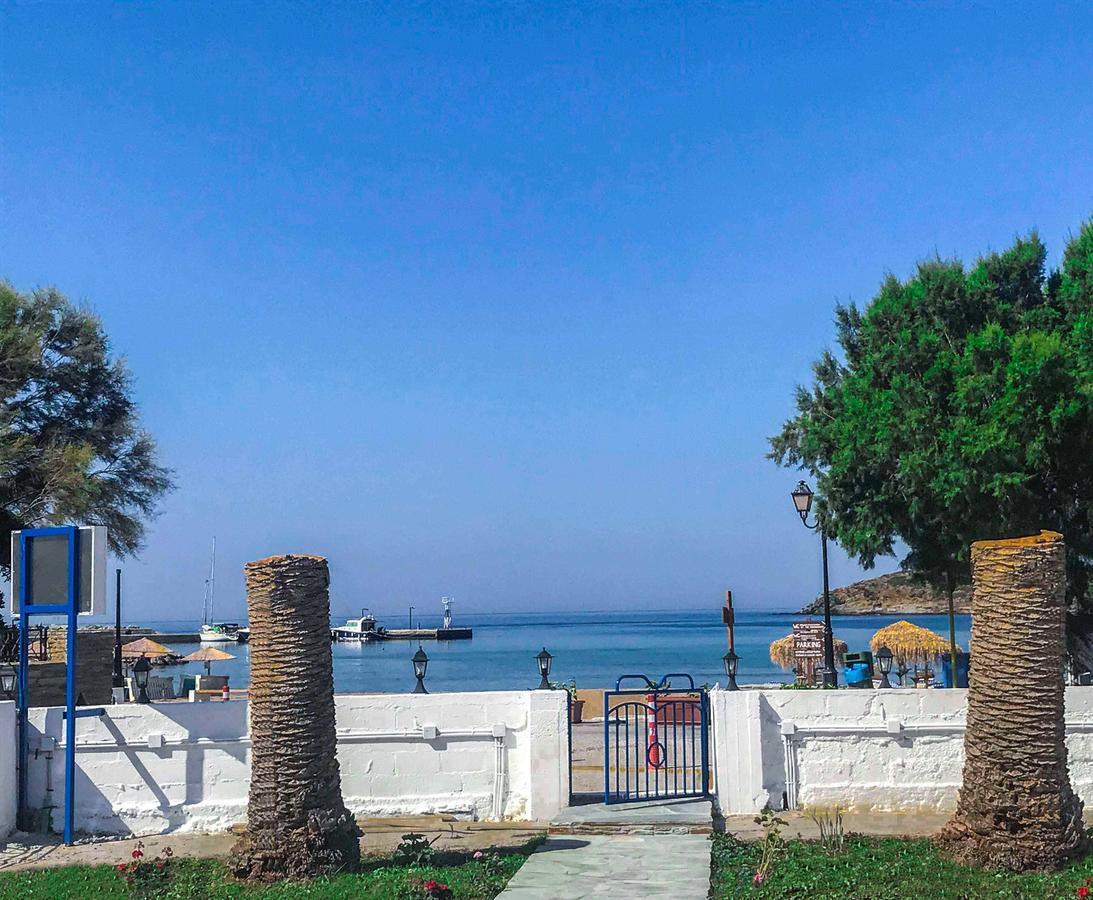 Katerina beach rooms Ándros Buitenkant foto