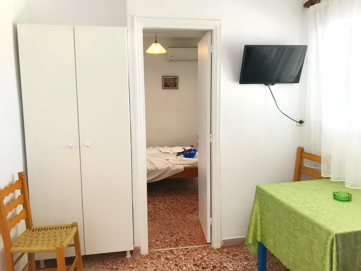 Katerina beach rooms Ándros Buitenkant foto