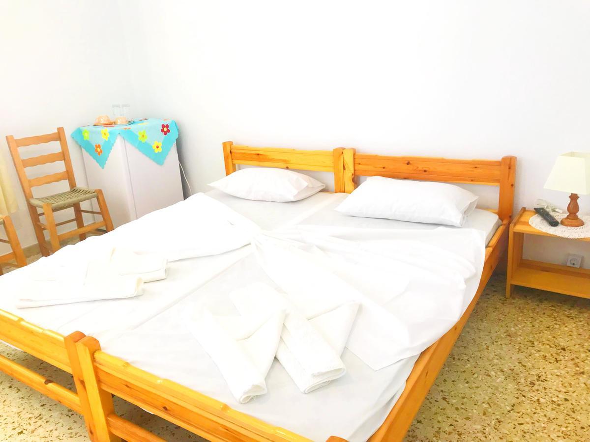 Katerina beach rooms Ándros Buitenkant foto